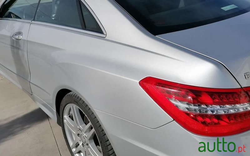 2012' Mercedes-Benz Classe E photo #2