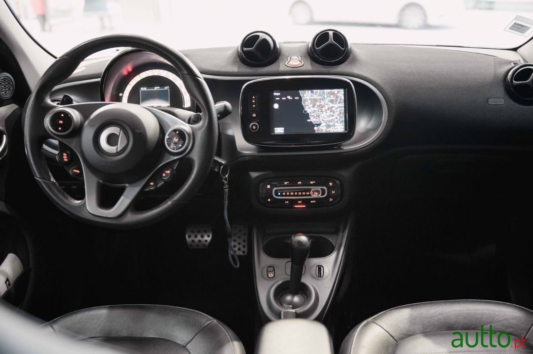 2017' Smart Forfour photo #2