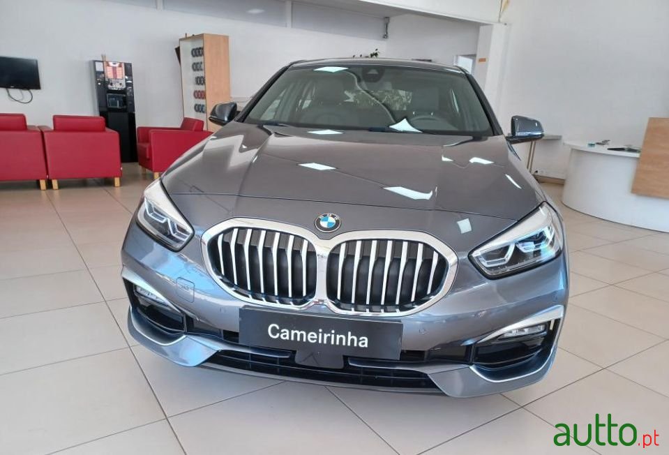 2021' BMW 118 photo #3