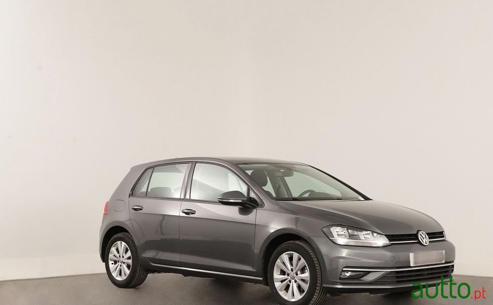 2018' Volkswagen Golf photo #1