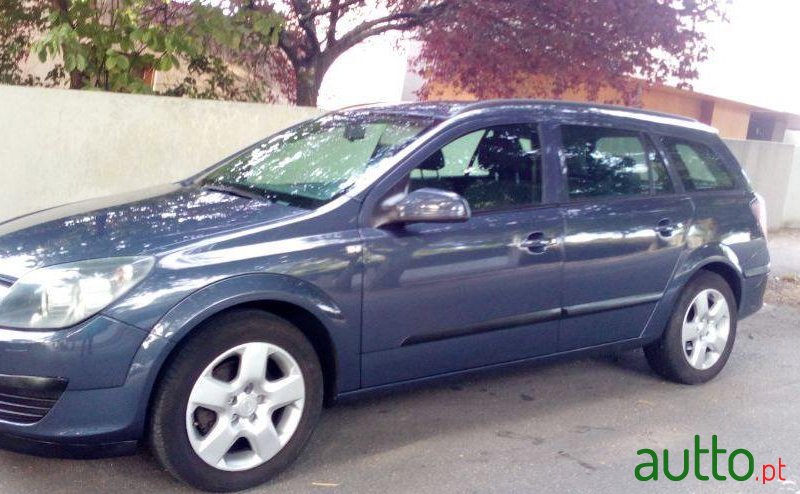 2006' Opel Astra Caravan photo #2