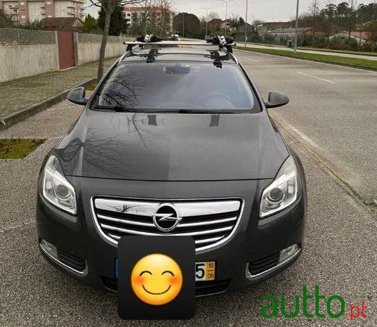 2010' Opel Insignia Country Tourer photo #1