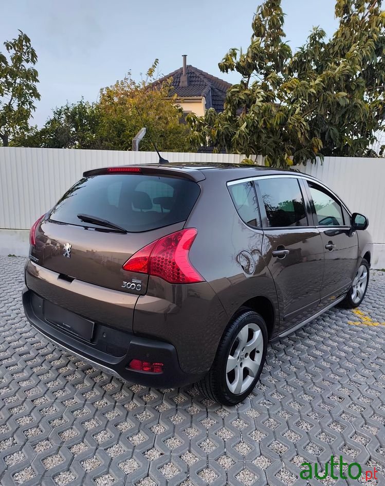 2012' Peugeot 3008 photo #5
