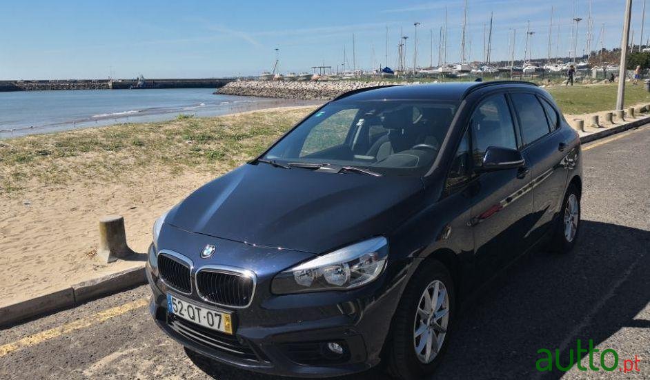 2016' BMW 216 Active Tourer photo #3