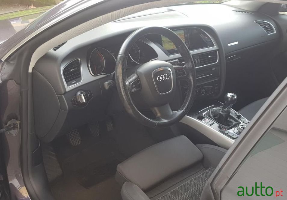 2010' Audi A5 Sportback photo #1