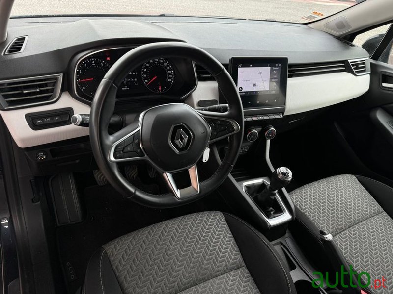2021' Renault Clio photo #2