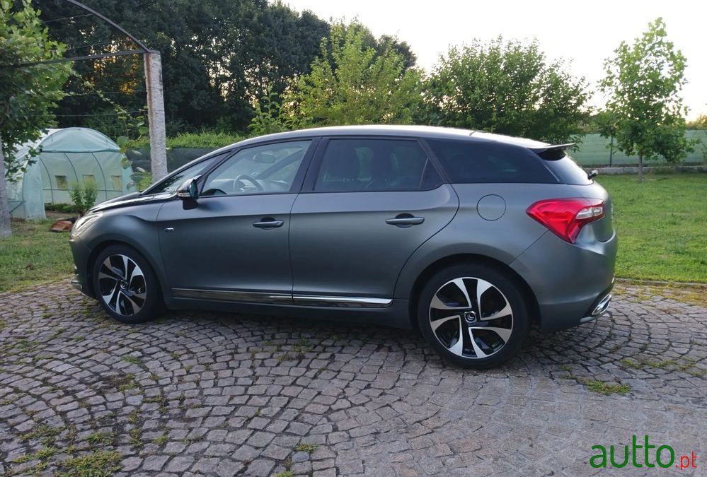2013' Citroen DS5 photo #6