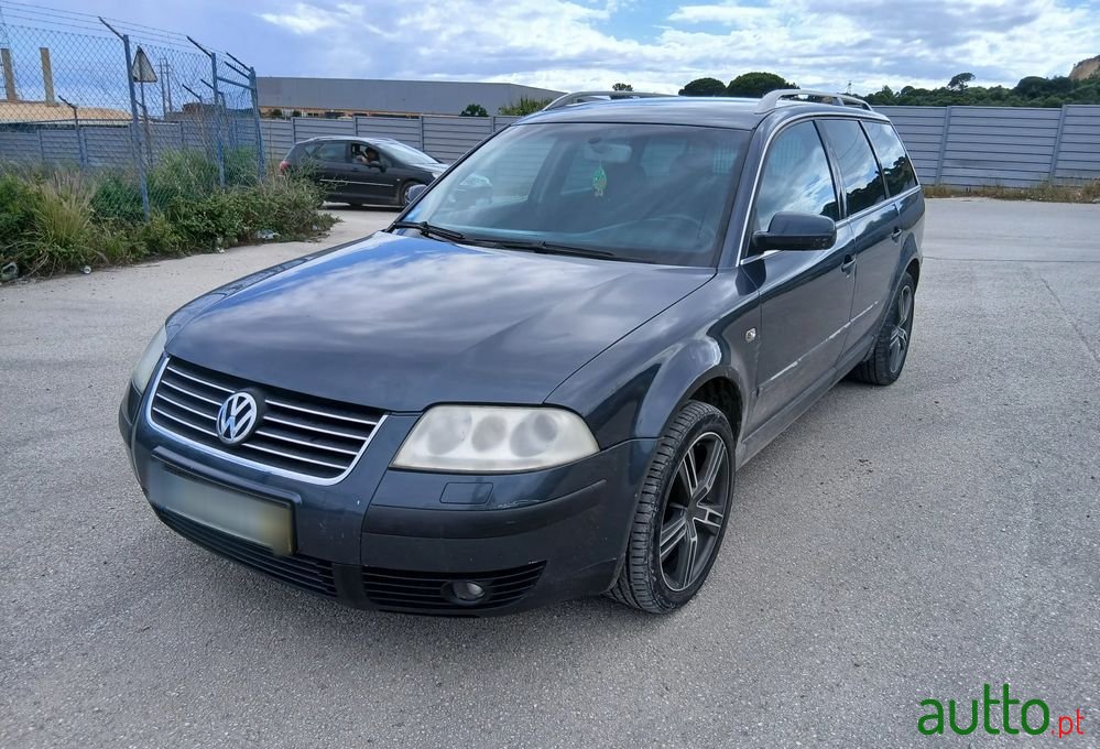 2003' Volkswagen Passat Variant photo #6