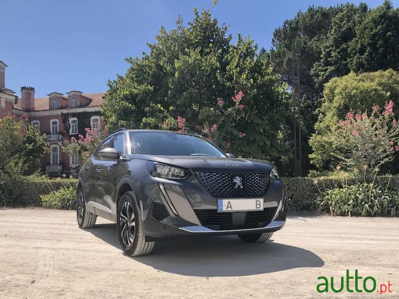 2020' Peugeot 2008 photo #6