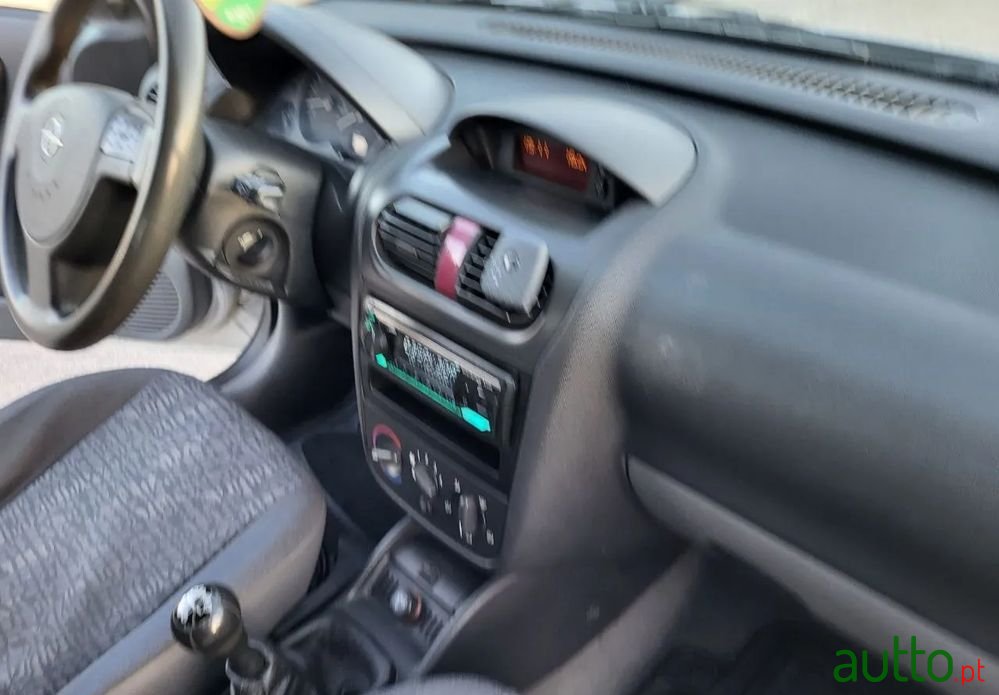 2002' Opel Corsa 1.2 16V Confort photo #4