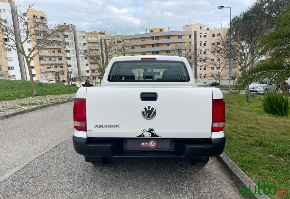 2015' Volkswagen Amarok photo #4