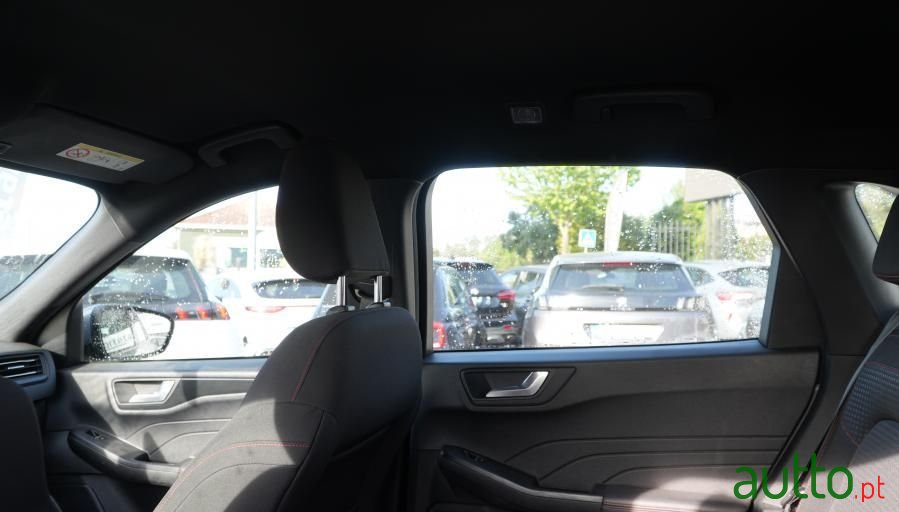 2022' Ford Kuga photo #6