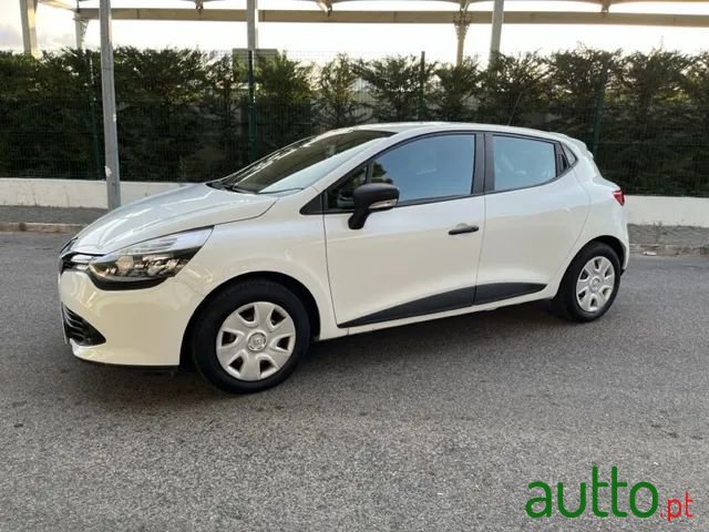 2014' Renault Clio photo #2