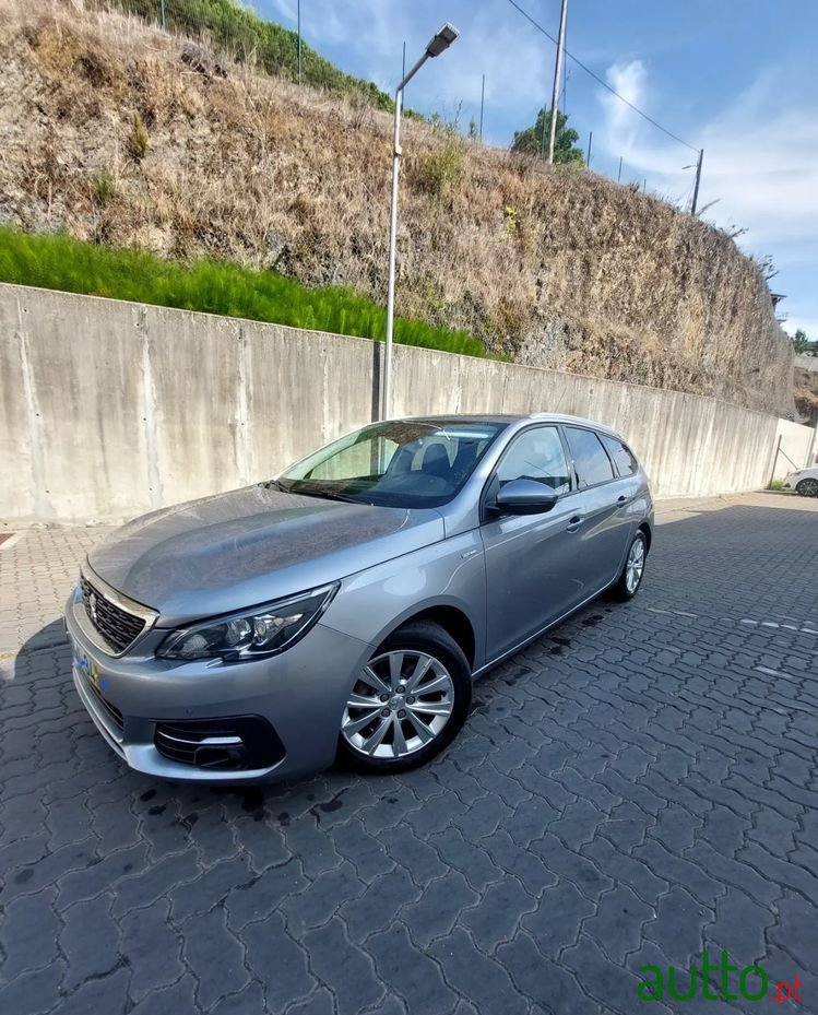 2018' Peugeot 308 Sw photo #1