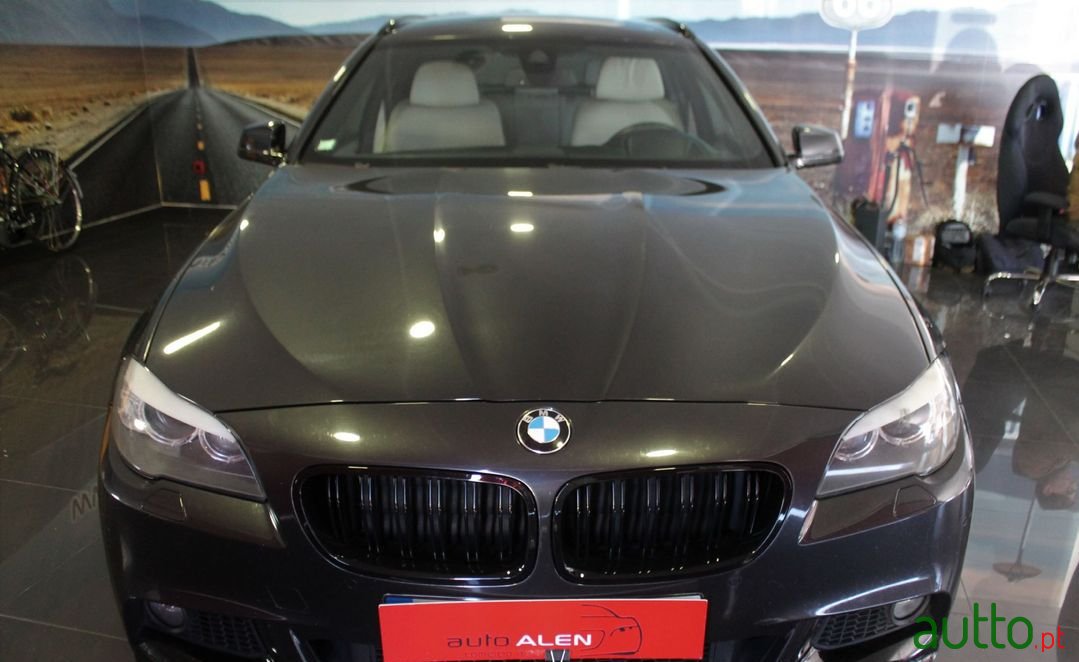 2013' BMW 535 photo #3