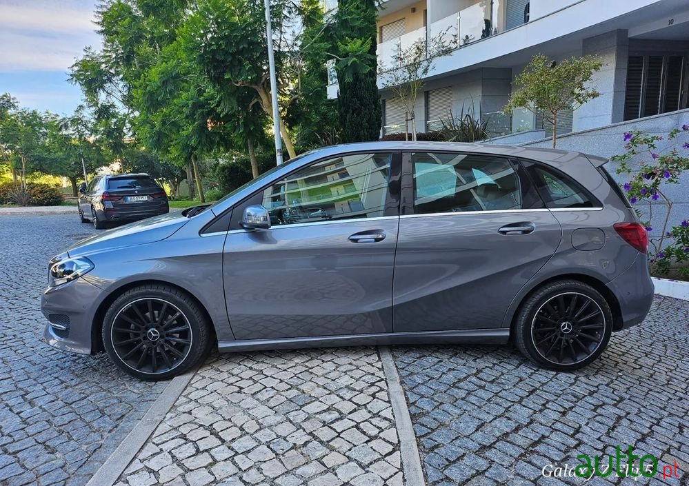 2015' Mercedes-Benz Classe B photo #4