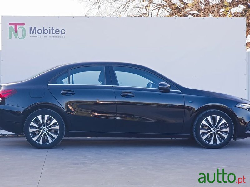2021' Mercedes-Benz Classe A E Progressive photo #3