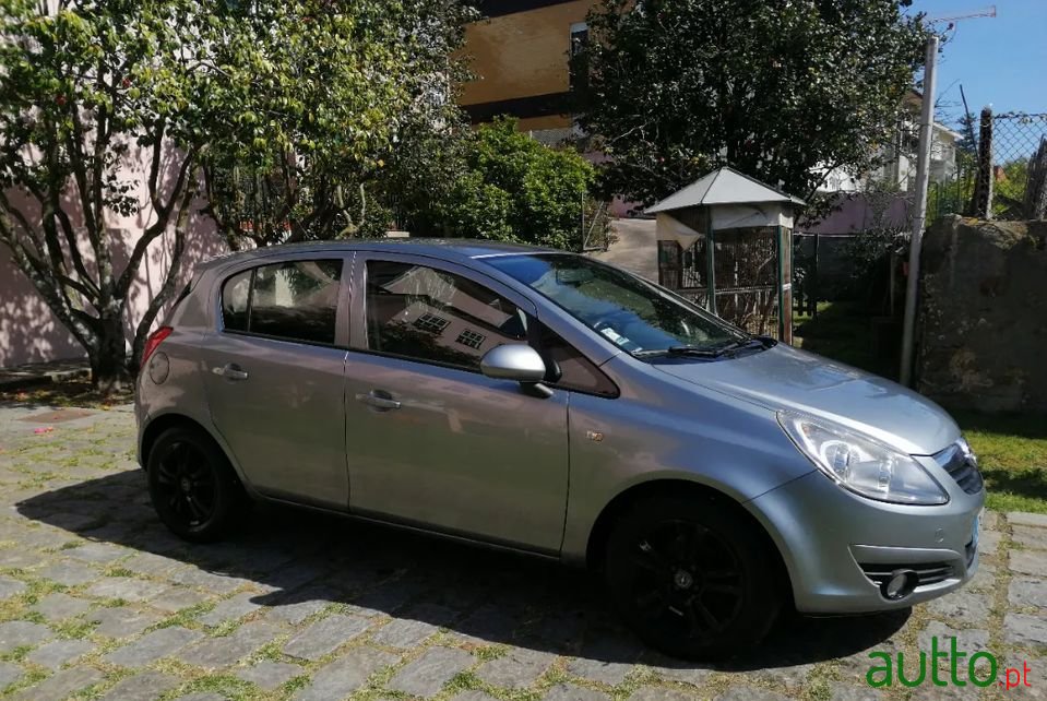 2011' Opel Corsa photo #4