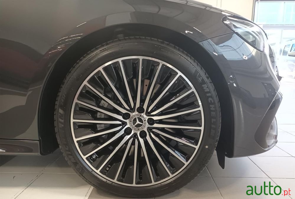 2024' Mercedes-Benz E 300 photo #4