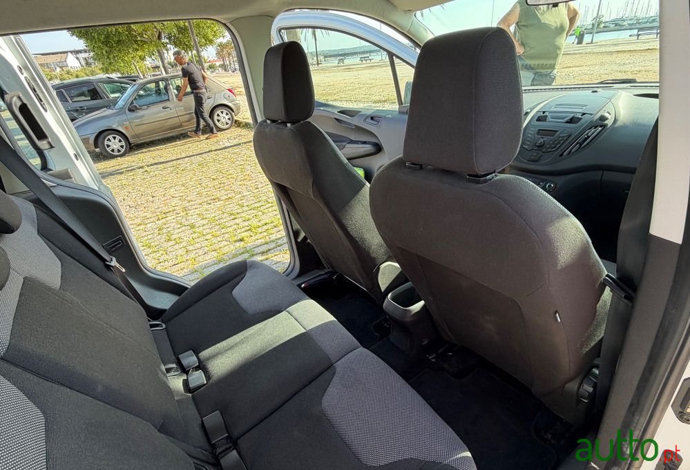 2017' Ford Tourneo Courier photo #3