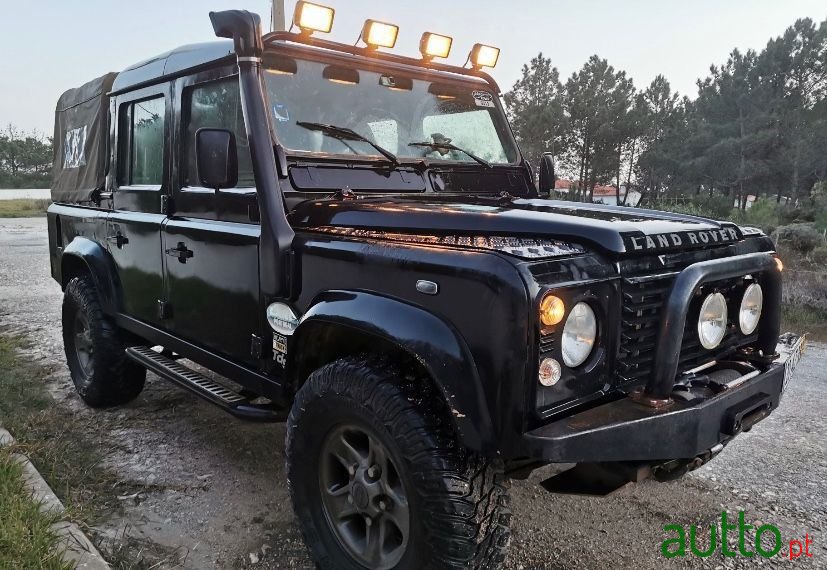 2005' Land Rover Defender photo #3