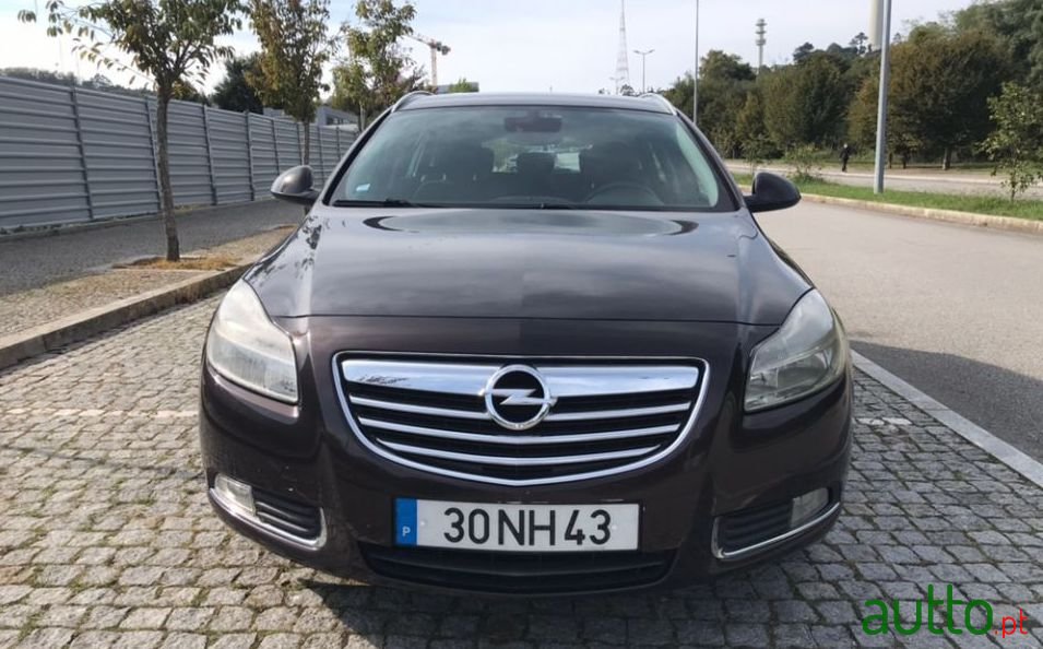 2012' Opel Insignia Sports Tourer photo #3