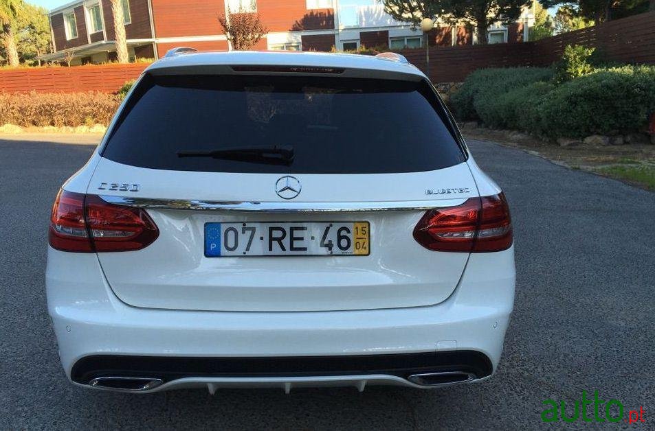 2015' Mercedes-Benz C-250 photo #2