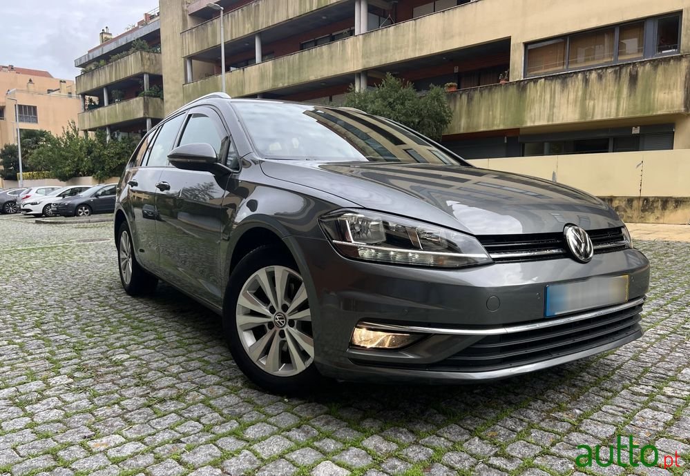 2019' Volkswagen Golf Variant photo #2