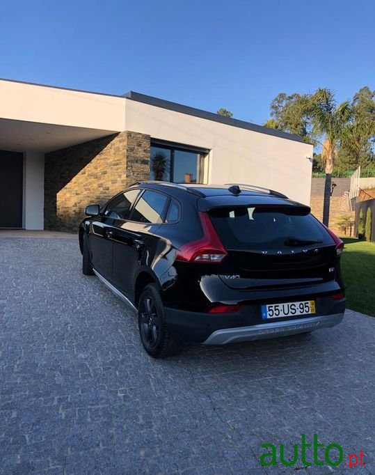 2018' Volvo V40 photo #3