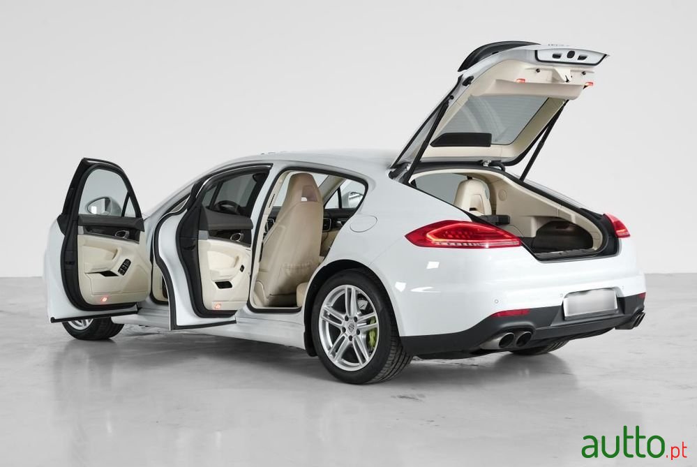 2014' Porsche Panamera S E-Hybrid photo #5