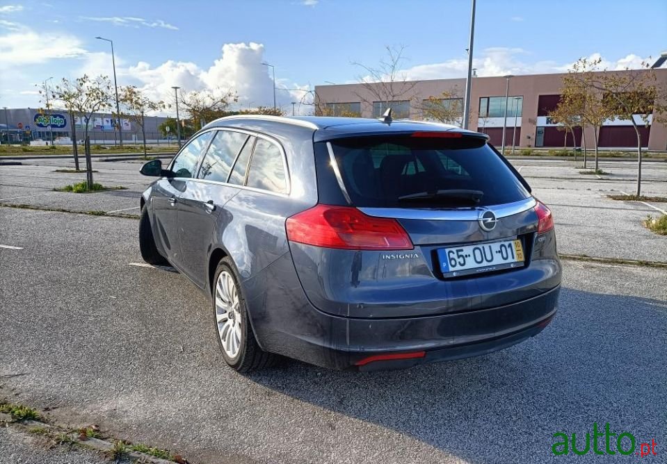 2010' Opel Insignia Sports Tourer photo #3