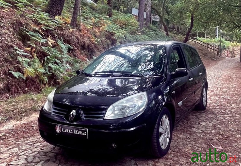 2005' Renault Scenic photo #1
