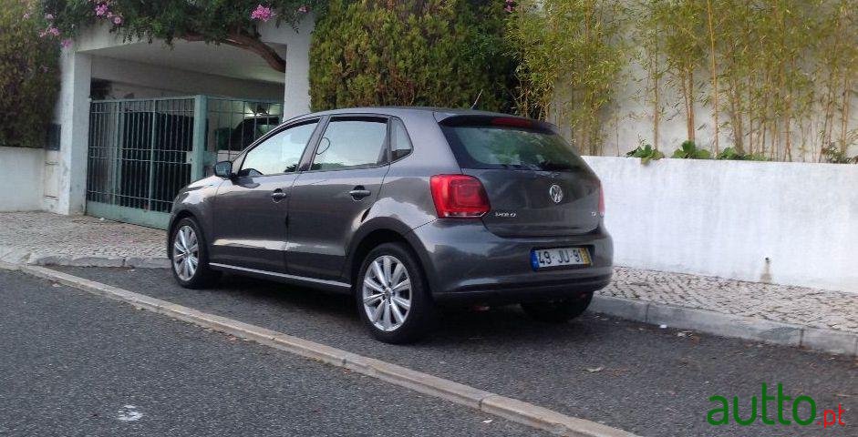 2010' Volkswagen Polo photo #1