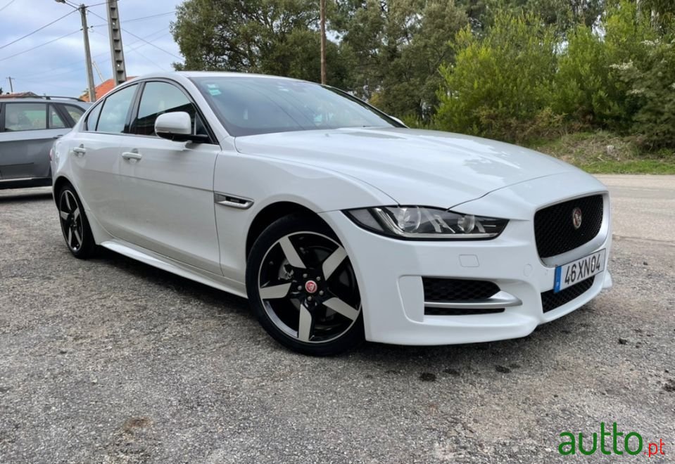 2016' Jaguar Xe photo #2