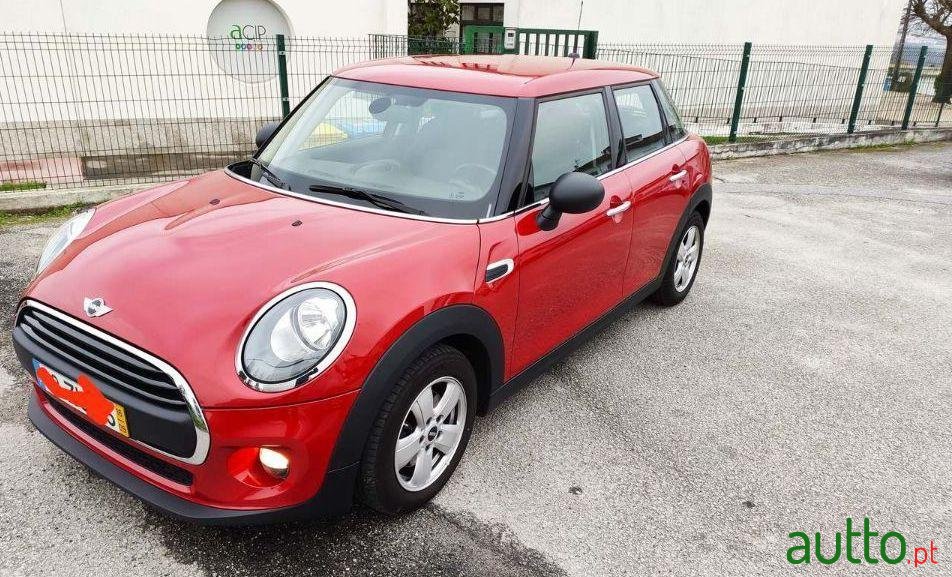 2016' MINI One Standard photo #2