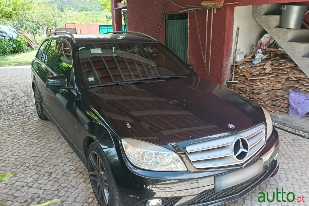 2009' Mercedes-Benz Classe C photo #1