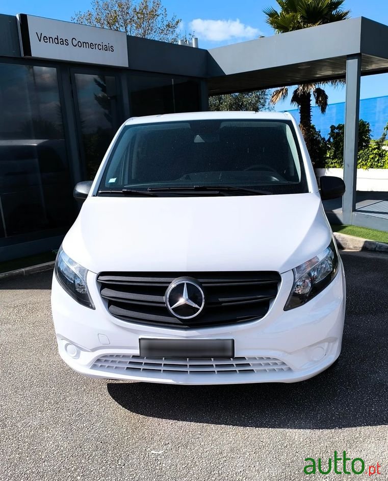 2022' Mercedes-Benz Vito Tourer photo #2