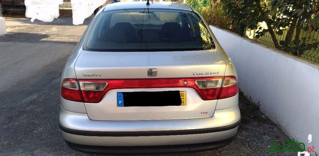 2004' SEAT Toledo photo #2