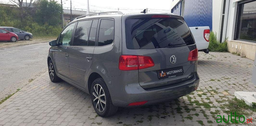 2015' Volkswagen Touran photo #1