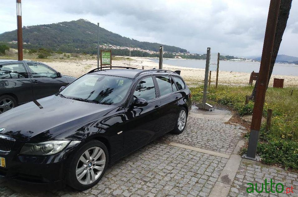 2007' BMW 320 Touring photo #1