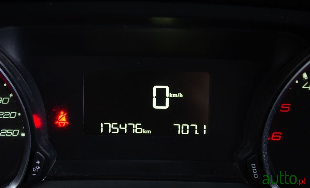 2014' Peugeot 308 Sw photo #1