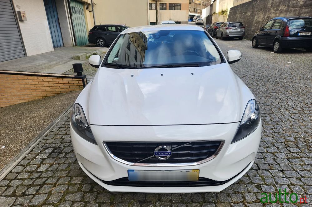 2014' Volvo V40 1.6 D2 Momentum photo #5