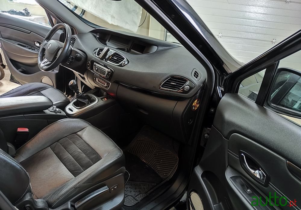 2014' Renault Grand Scenic photo #6