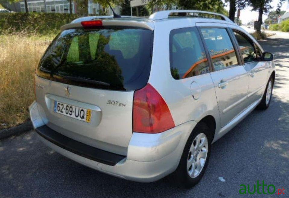 2003' Peugeot 307 Sw photo #1