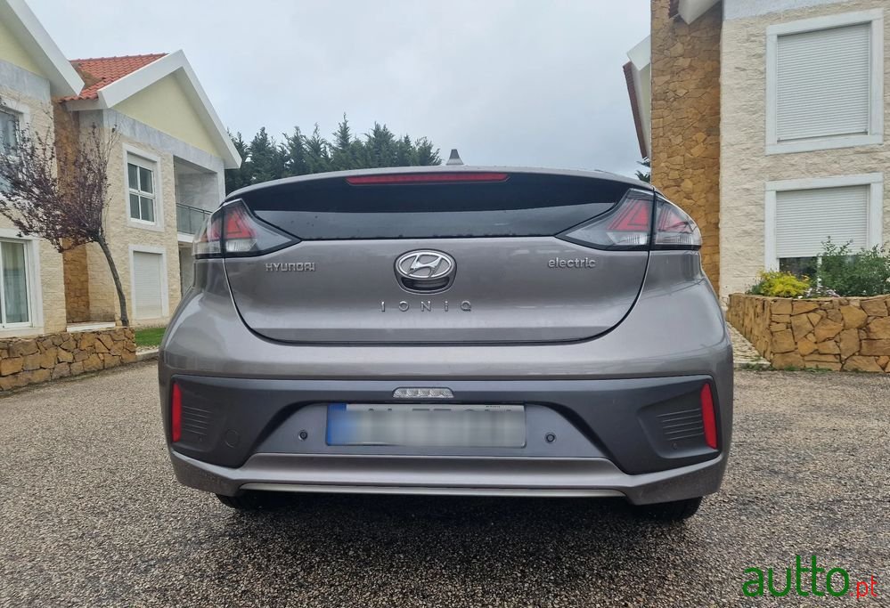 2021' Hyundai Ioniq photo #5
