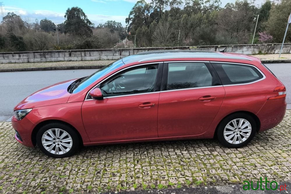 2018' Peugeot 308 Sw photo #3