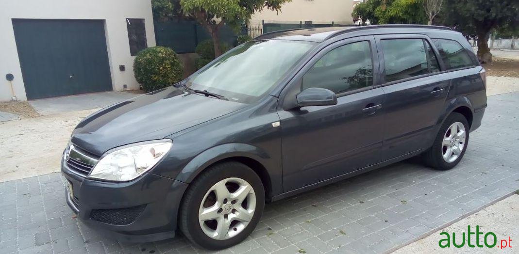 2007' Opel Astra Caravan photo #2
