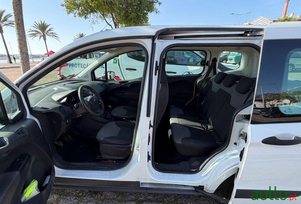 2017' Ford Tourneo Courier photo #4