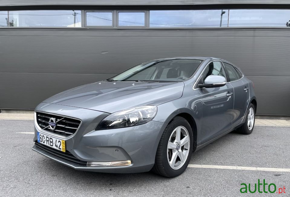 2016' Volvo V40 photo #1