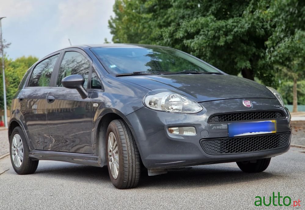 2014' Fiat Punto 1.2 Young S&S photo #2